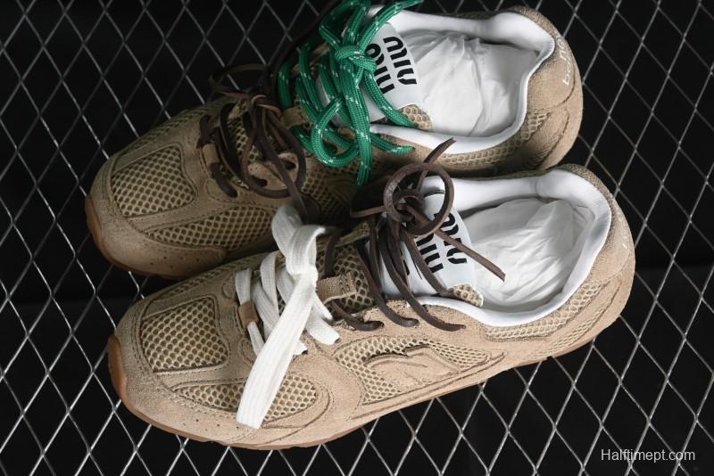 Miu Miu x New Balance 530 Low-Top Retro Running Sneakers with Dual Lace Design - G.D4