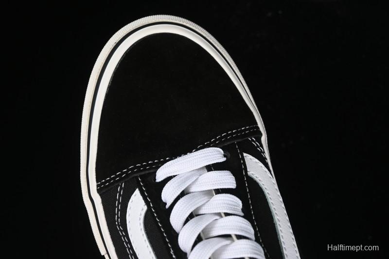 Vans Old Skool Low-Top Retro Skate Shoes in Black & White - VN0A5KRXBA2