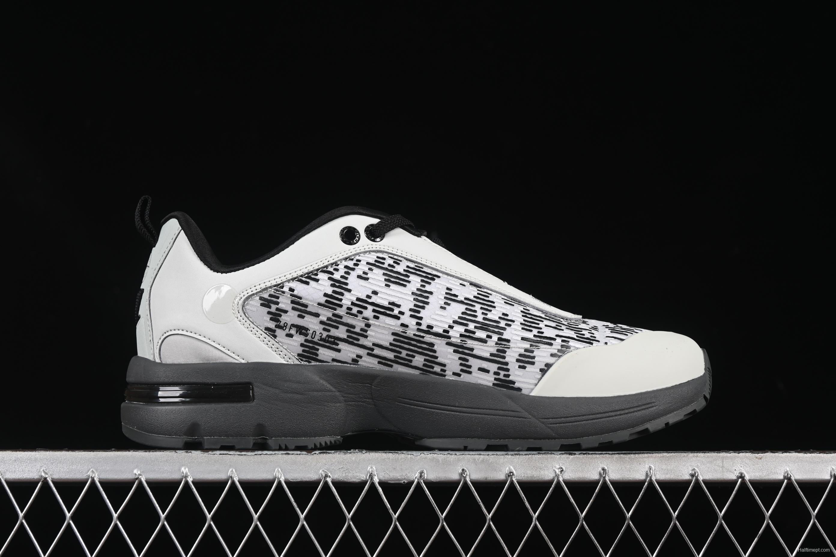 Stone Island Grime Panelled Low-Top Lifestyle Sneakers in Dark Brown - MO78FWS0303