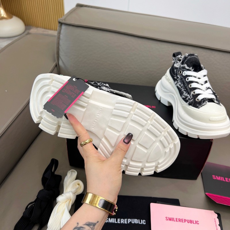 2025 Unisex Smile Republic Black White Canvas Casual Shoes Fringed LY00291