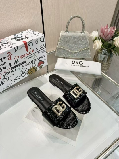 2025 Women Dolce & Gabbana Black Leather Slide Sandals LY00190