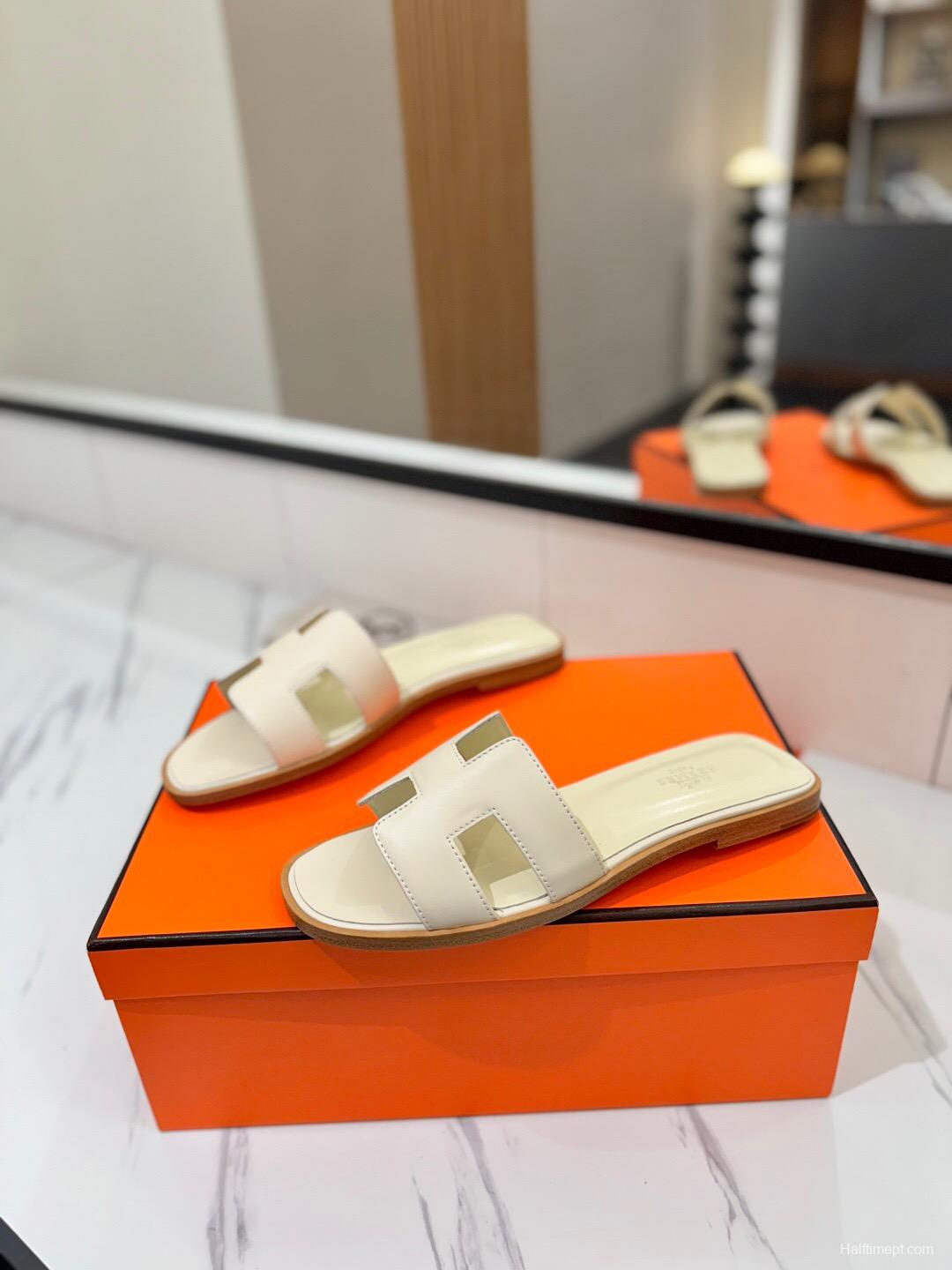 2025 Women Hermès Beige Leather Slippers