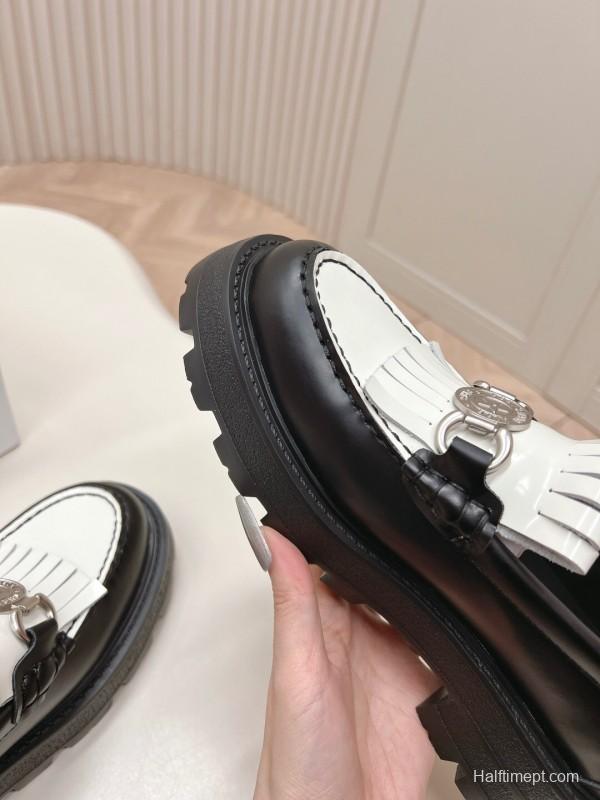 2025 Women Dior Black White Leather Loafers Metal Buckle KFY00350