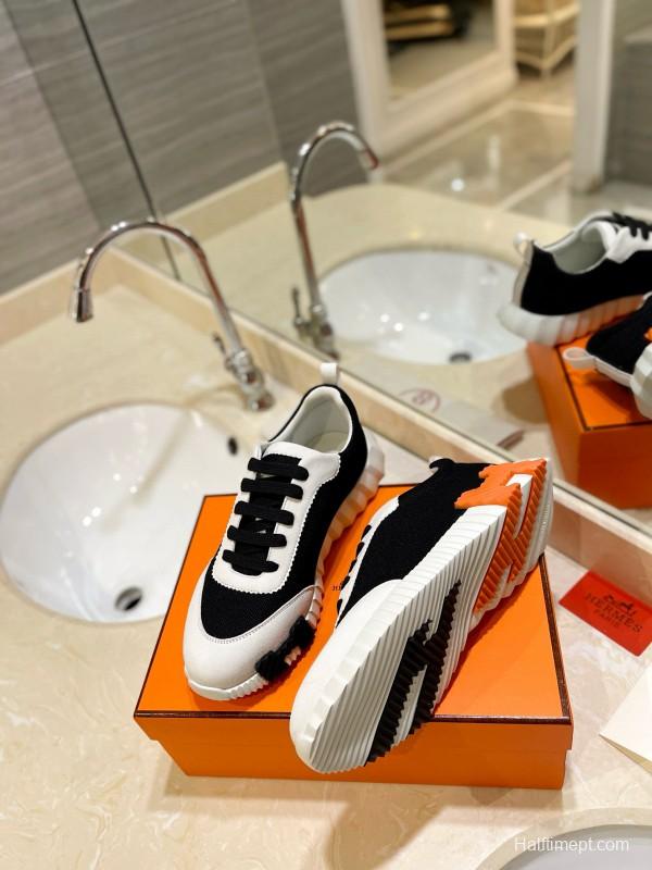 2024 Unisex Hermès Black White Imported Glossy Lambskin Water-repellent Fabric Casual Sneakers MJ00320