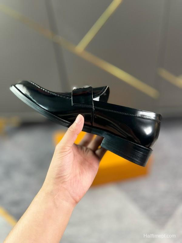 2024 Men Louis Vuitton Black Leather Loafer MJ00290