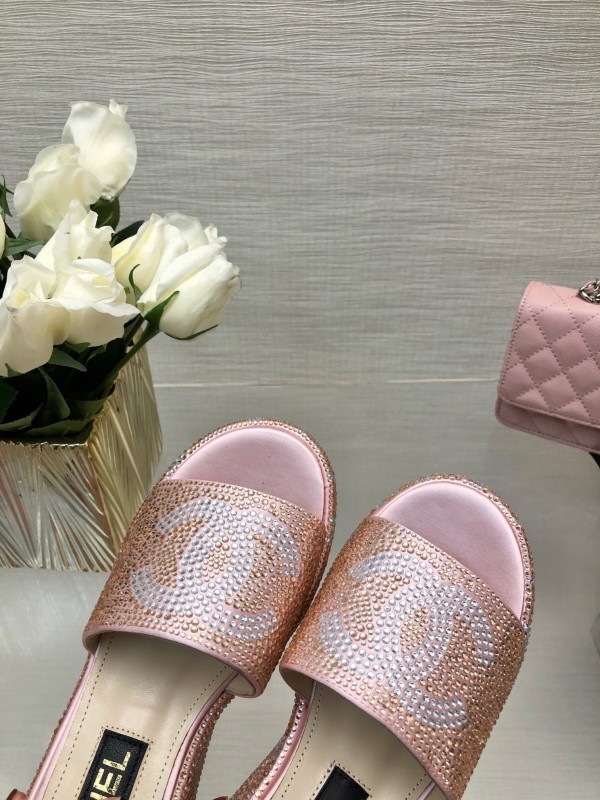 2025 Women Chanel Pink Leather Slippers LY00320