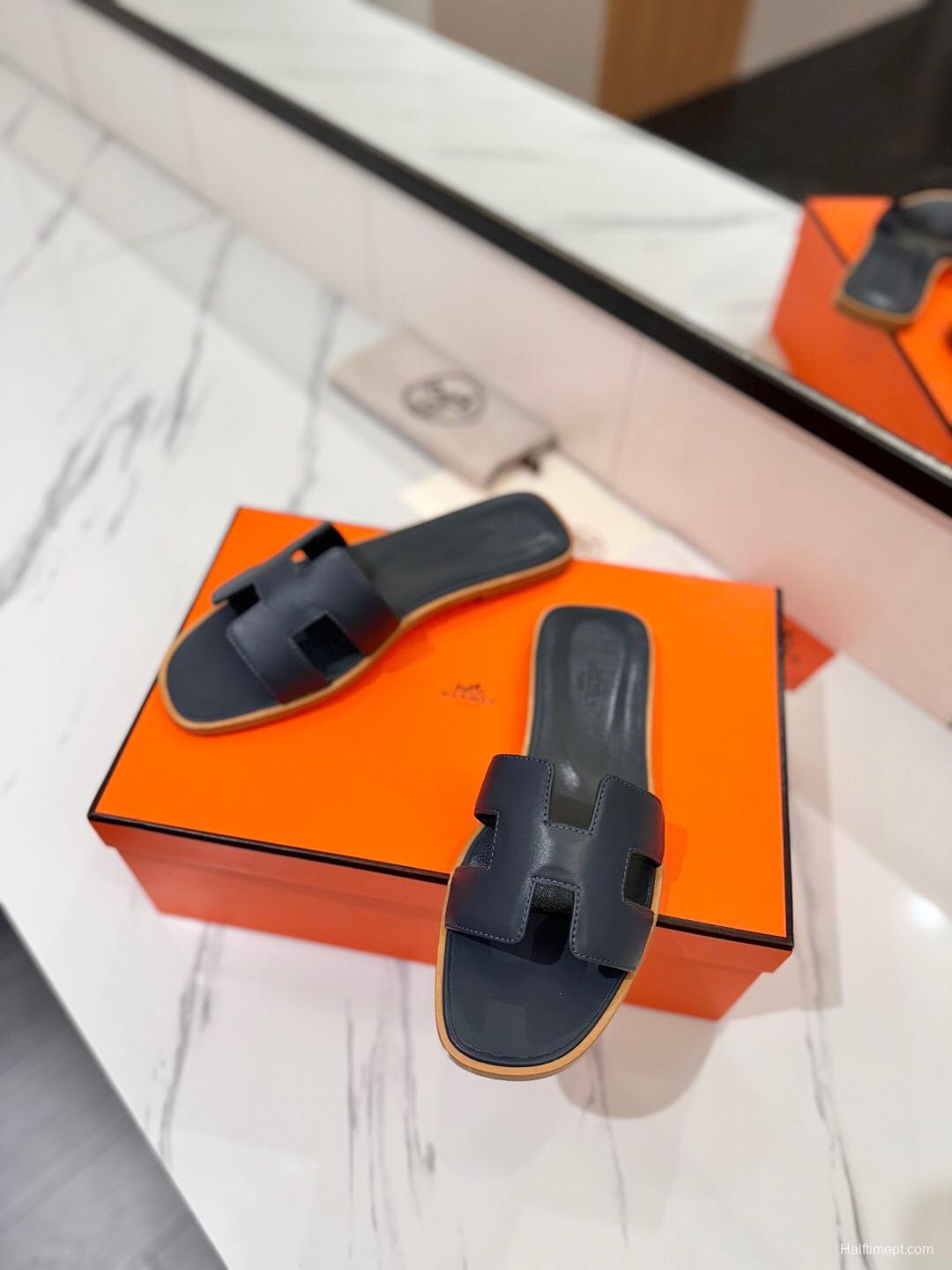 2025 Women Hermès Black Leather Slippers