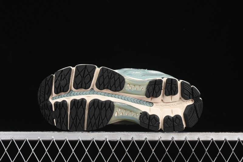 Asics Gel-Nimbus 12.1 Retro Breathable Cushioned Men's Running Shoes - 1203A675-100