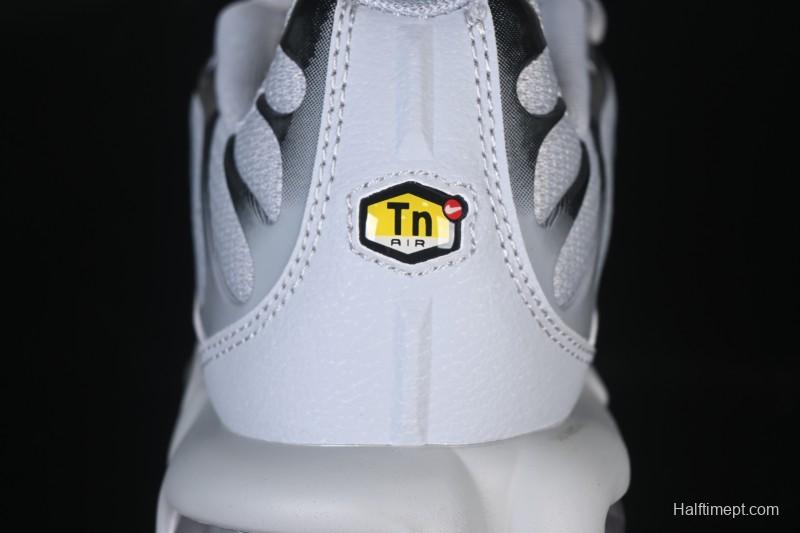 Nike Air Max Plus Retro Running Shoes with Air Cushion Technology - 852630-021