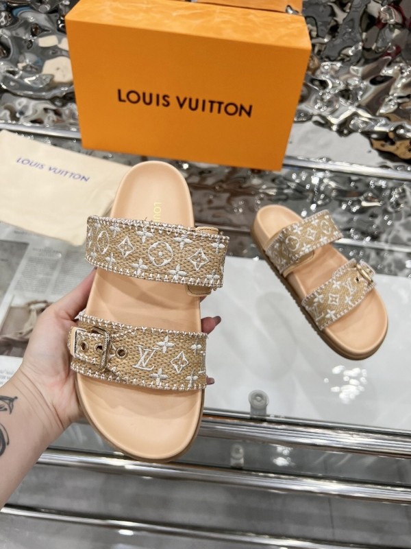 Louis Vuitton 2025 Spring/Summer New Slippers with Embroidered Design and 4cm Platform - LY00250