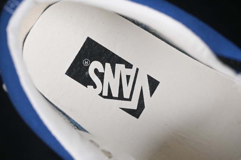 Vans Old Skool Low Top Casual Skateboarding Shoes - VN000E8VYA6