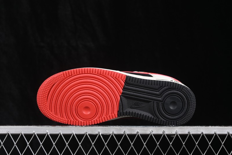 Nike Air Force 1 '07 Low Casual Skateboarding Shoes with Full-Length Air Cushion - DF0188-150