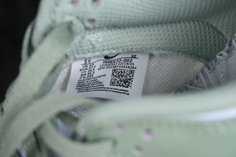 Nike SB Dunk Low Light Green Low-Top Skateboarding Shoes - IM6572-002