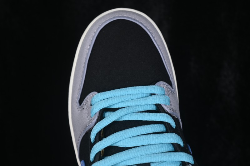 Nike SB Dunk Low Skateboarding Shoes with Cushioned Collar - FN5880-001