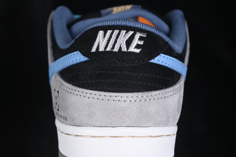 Nike SB Dunk Low Skateboarding Shoes with Premium Leather Upper - HF3063-002