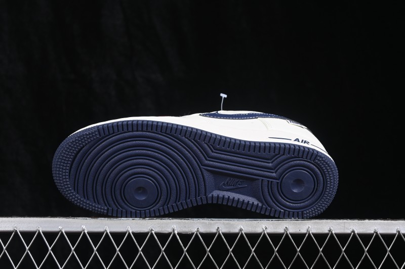 Nike Air Force 1 '07 Low Sneakers with Full-Length Air Cushion - DN9688-124
