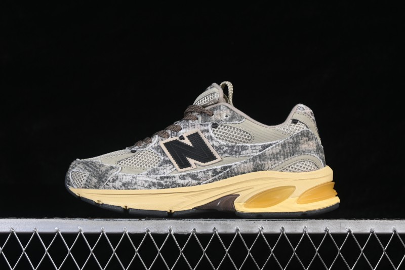New Balance 2010 Series Retro Running Shoes with Suede and Mesh Upper - U2010JG1