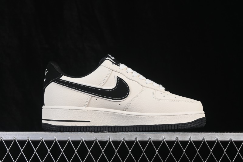 Nike Air Force 1 '07 Low Casual Sneakers with Two-Tone White and Black Design and Full-Length Air Cushion - DW8806-001
