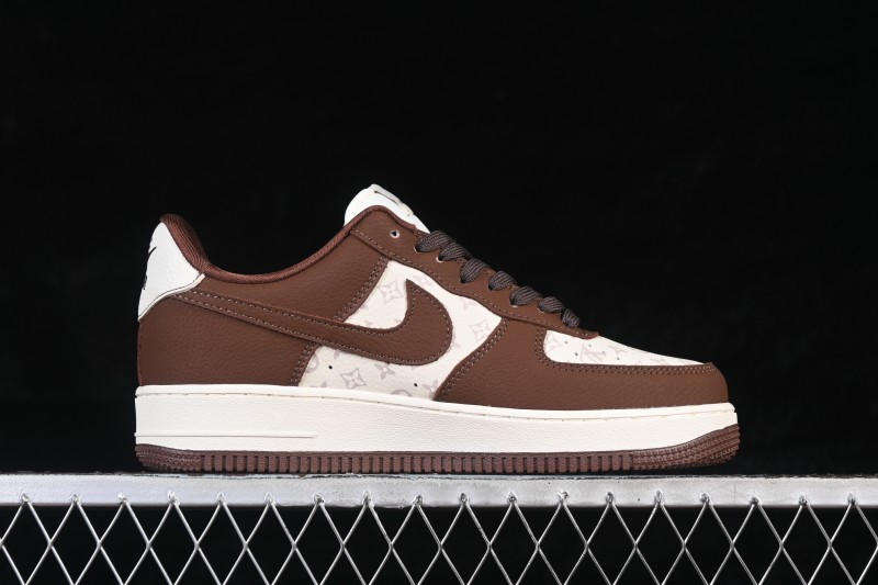 Nike Air Force 1 '07 Low Basketball Shoes with Brown Cheese Print Design - DF0188-127
