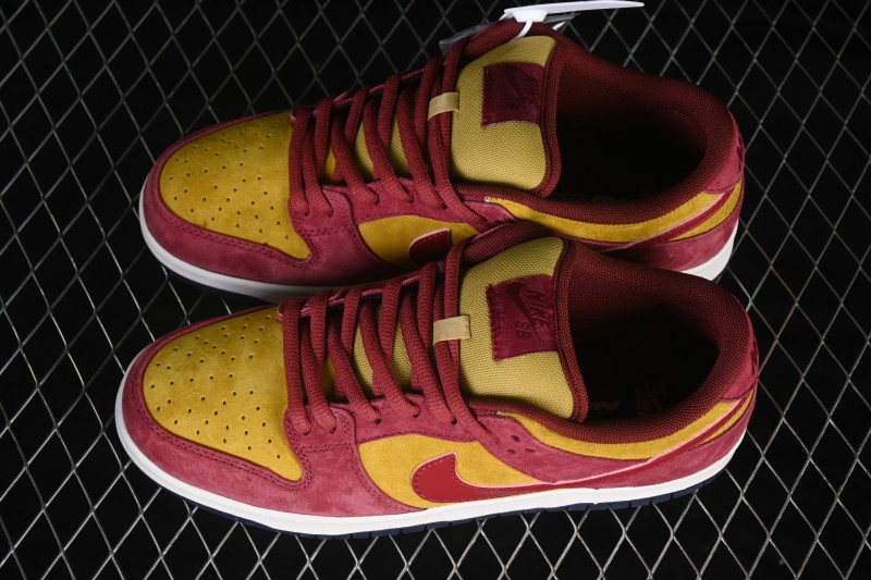 Nike SB Dunk Low Skateboarding Shoes with Cushioned Collar - HQ1625-600