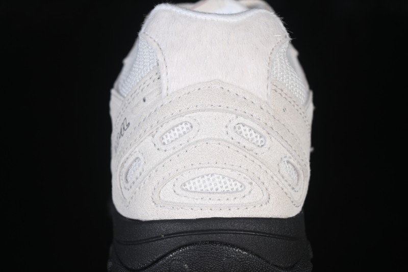 New Balance 204 Series Retro Casual Running Shoes with Breathable Comfort - U204L8OV