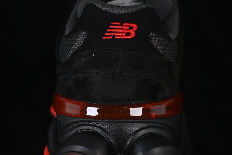 New Balance 9060 Retro Running Sneakers with ABZORB Cushioning and Suede Overlays - GC9060JR
