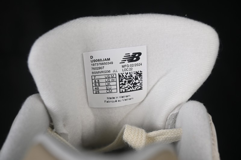 New Balance 9060 Retro Running Shoes with ABZORB Cushioning and Mesh Suede Upper - GC9060JAM