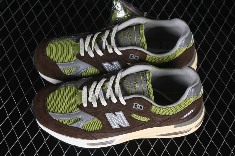 Kith x New Balance Made in USA M991 Retro Running Shoes with Pigskin Suede and ABZORB Cushioning - U991CK2
