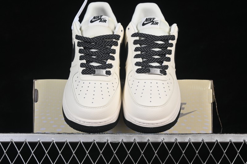 Nike Air Force 1 '07 Low Sneakers with Embossed Design and Premium Leather - SM6668-120