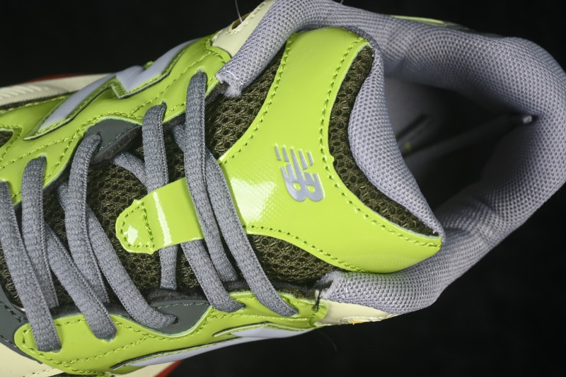 New Balance NB983 Retro Casual Running Sneakers for Men and Women - U983NR