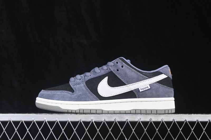 Nike SB Dunk Low Skateboarding Shoes with Cushioned Collar and Vulcanized Sole - HF3063-002
