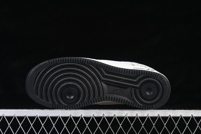Nike Air Force 1 '07 Low Casual Sneakers with Gray and White Patterned Design - SY1388-030