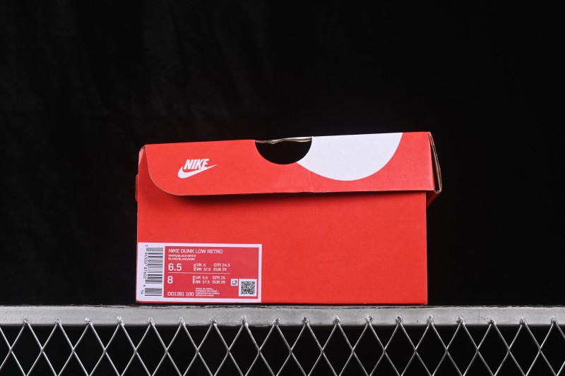 Nike SB Dunk Low Basketball Shoes with Black and Pink Colorway - DD1391-100