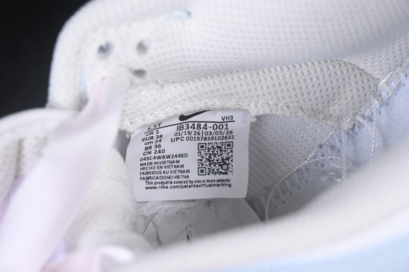 Nike SB Dunk Low Skateboarding Shoes with Mixed Color Panel Design - IB3484-001