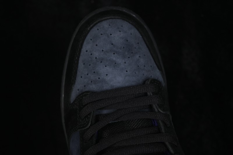Nike SB Dunk Low Skateboarding Shoes with Cushioned Collar and Rubber Outsole - HQ1625-500