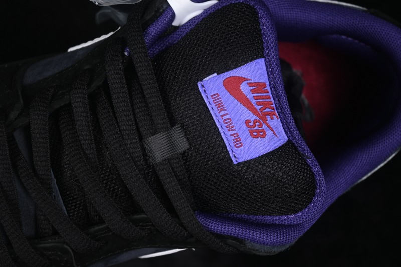 Nike SB Dunk Low Skateboarding Shoes with Cushioned Collar and Rubber Outsole - HQ1625-500