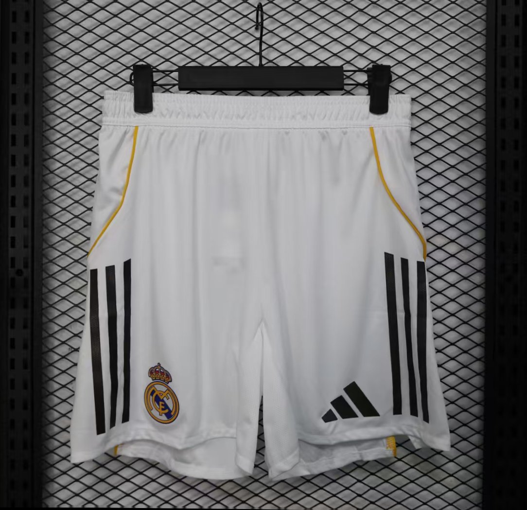 Player Version 25/26 Real Madrid Home Shorts
